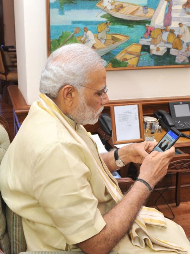 PM Modi at 73: You Won’t Believe the Phone He Uses! Find Out NOW!”
